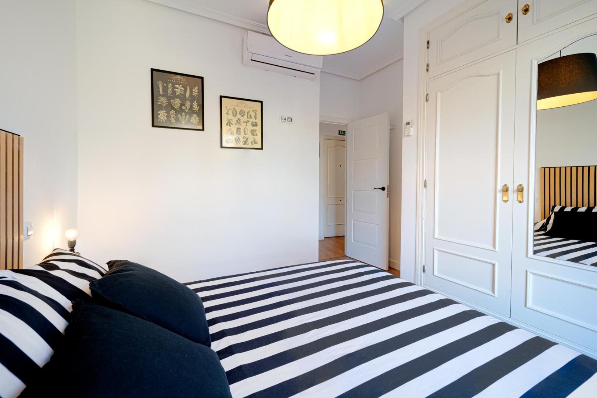 Apartament Glorieta Puerta De Toledo Madrid Room photo